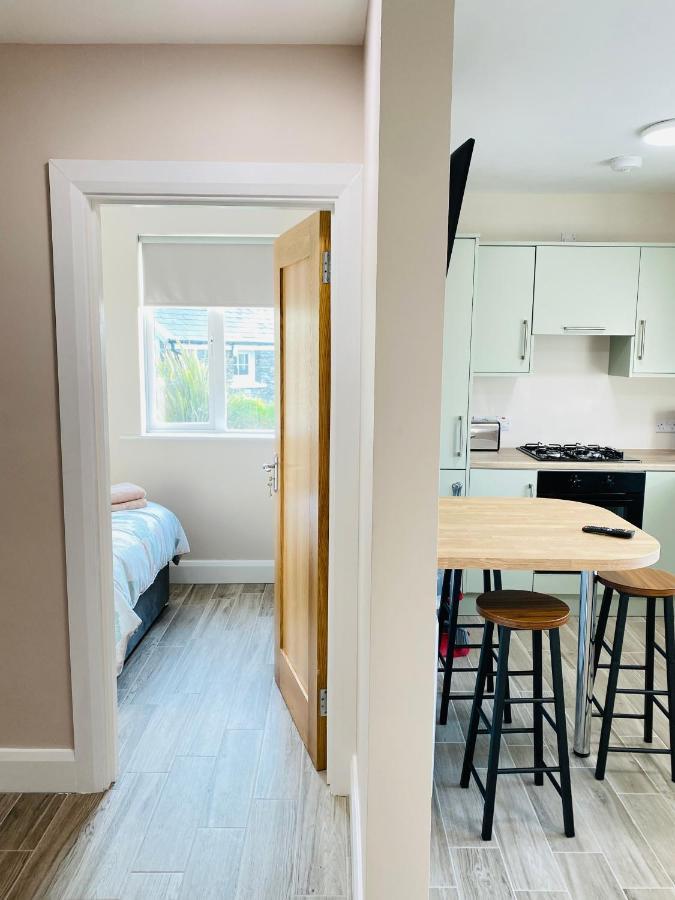 Apartment Village *